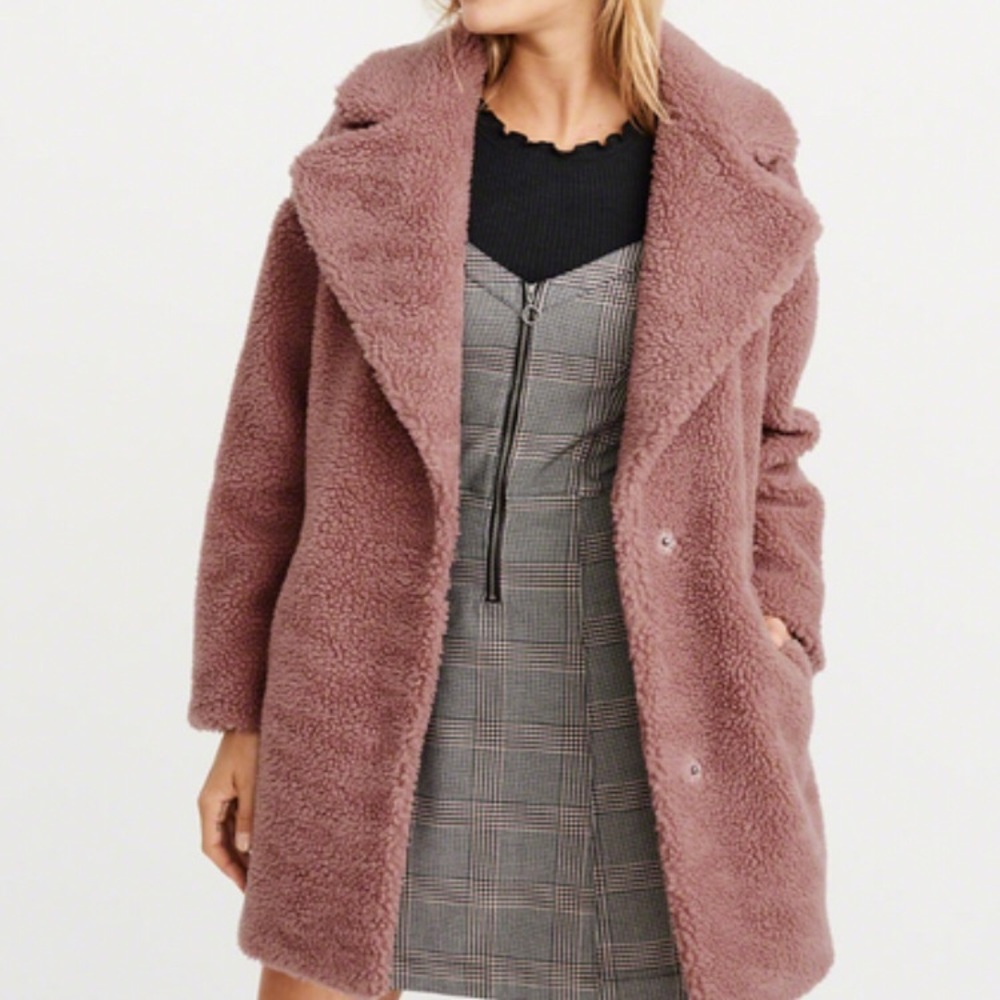 Abercrombie & Fitch mauve Teddy coat size m NWT